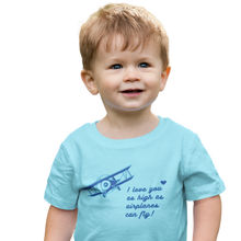 Lade das Bild in den Galerie-Viewer, I love you as high as airplanes can fly! - Flight Kids T-Shirt Bio
